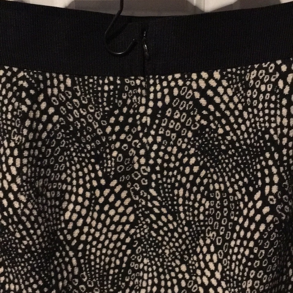 Ann Taylor EUC pencil skirt sz 10 black & white - Picture 6 of 9